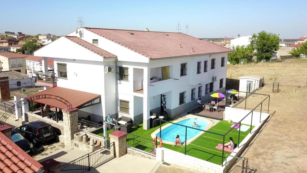 Apartamentos Estrellas De Monfraguee Torrejón el Rubio Εξωτερικό φωτογραφία