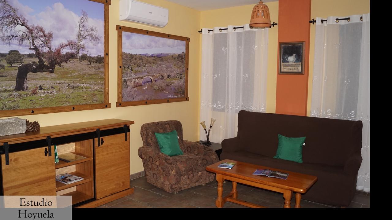 Apartamentos Estrellas De Monfraguee Torrejón el Rubio Εξωτερικό φωτογραφία